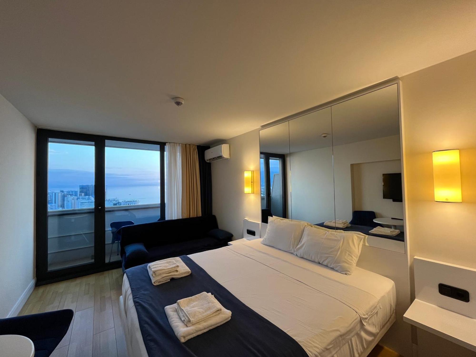 Orbi City Sun Tower 43 Floor Batumi Eksteriør bilde