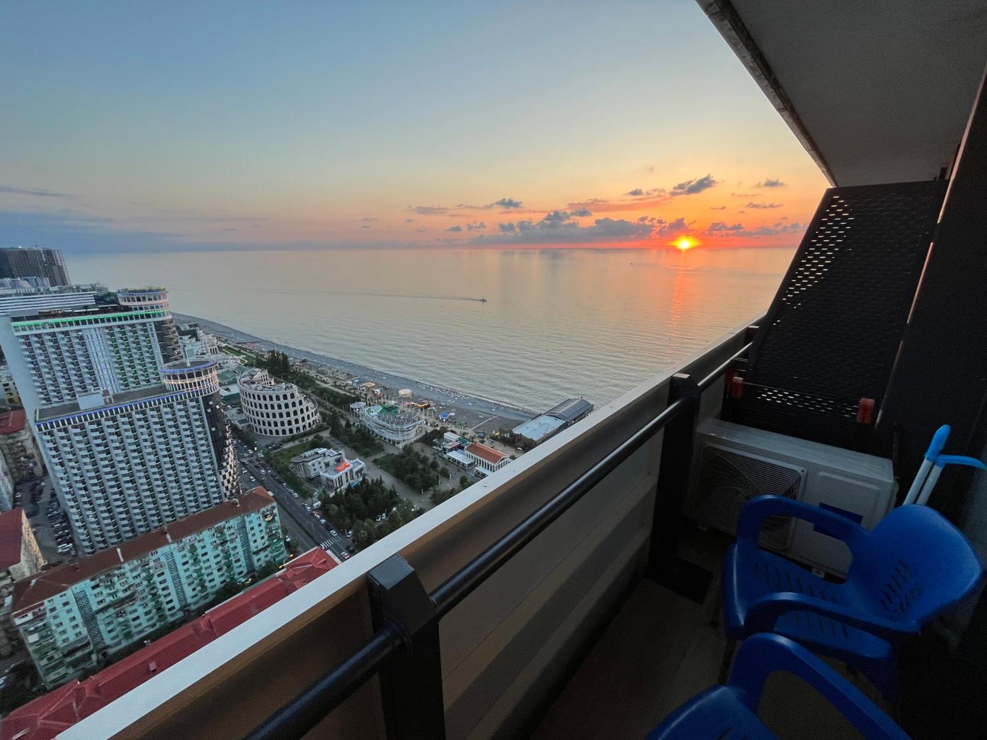 Orbi City Sun Tower 43 Floor Batumi Eksteriør bilde