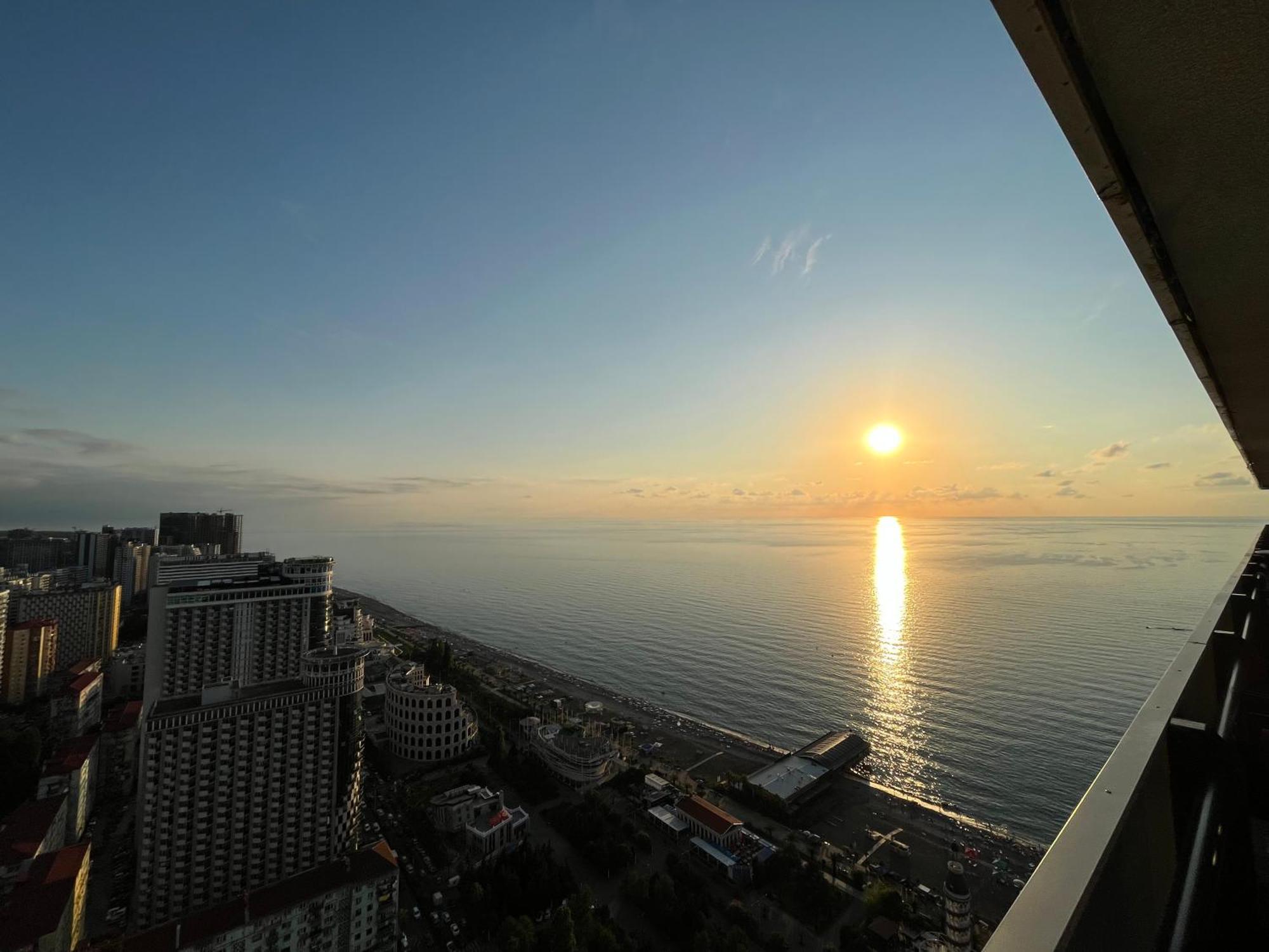 Orbi City Sun Tower 43 Floor Batumi Eksteriør bilde