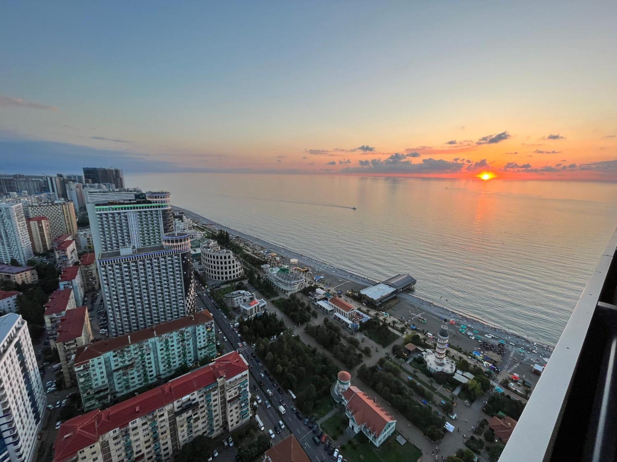 Orbi City Sun Tower 43 Floor Batumi Eksteriør bilde